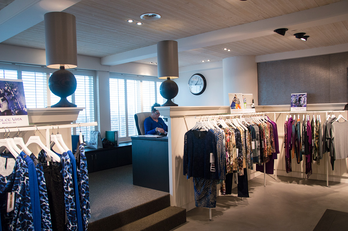 daisy-vd-heuvel-M51-retail-showroom-dolce-vita-kantoor